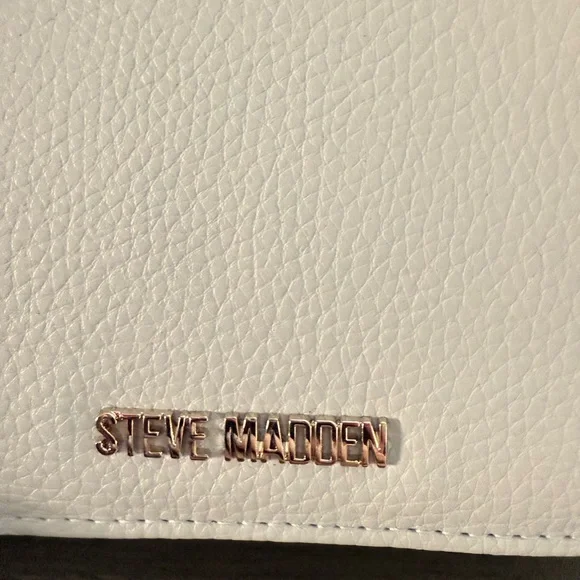 Steve Madden side Purse - Picture 4 of 8